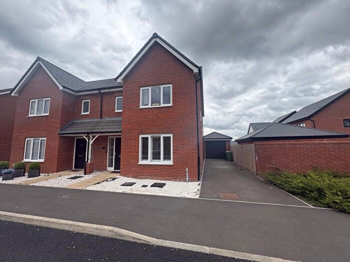 3 Bedroom Semi Detached House For Sale In Banbury Drive, Peterborough, PE7