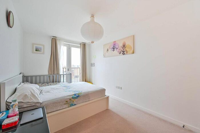 2 Bedroom Flat For Sale In Shipman Road, Royal Docks, London, E16