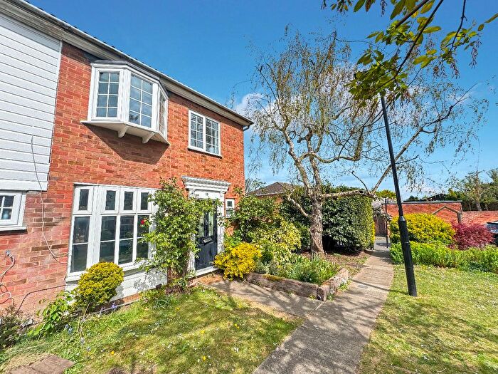 3 Bedroom End Of Terrace House To Rent In Yeomans Mews, Isleworth, TW7