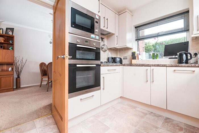 4 Bedroom Detached House For Sale In Lowlands Road, Belper, Derbyshire, DE56