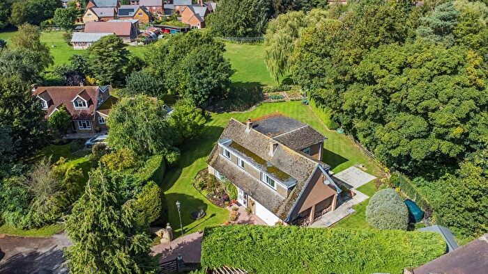 4 Bedroom Detached House For Sale In The Avenue, Worminghall, Buckinghamshire, HP18