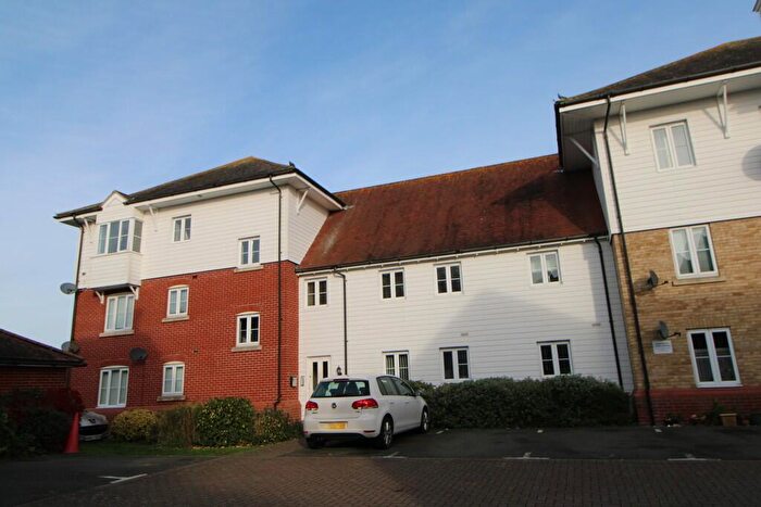 2 Bedroom Flat For Sale In Oxton Close, Rowhedge, CO5