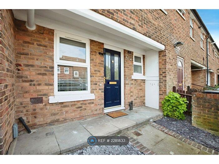 1 Bedroom Maisonette To Rent In Lonsdale Close, London, SE9