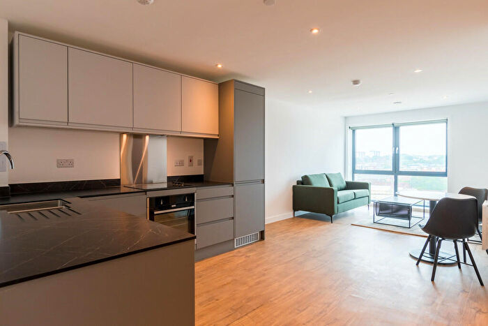 1 Bedroom Apartment To Rent In Phoenix, LS9