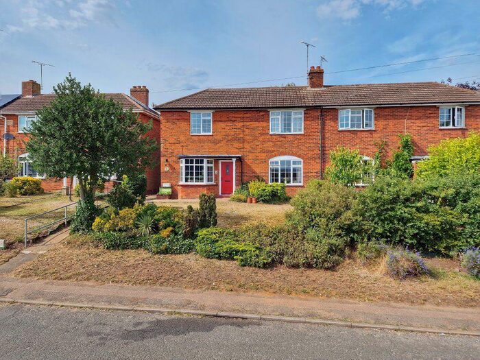 3 Bedroom Semi-Detached House To Rent In Snowhill, Maulden, Bedfordshire, MK45