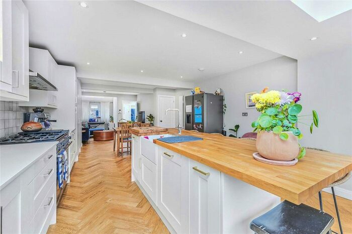 4 Bedroom Terraced House To Rent In Dingley Lane, London, SW16