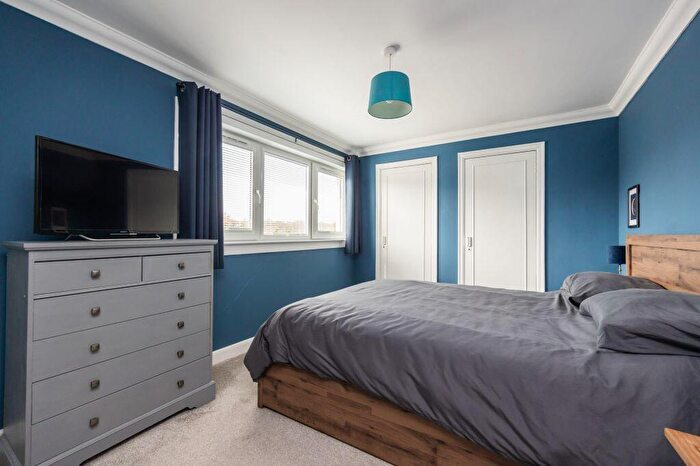 2 Bedroom Detached Villa For Sale In Moredun Park Gardens, Edinburgh, EH17
