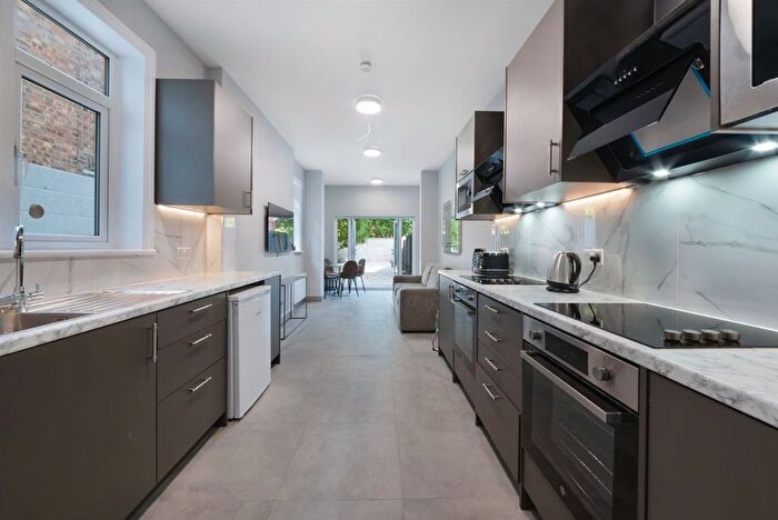 6 Bedroom Property To Rent In Friars Place Lane, Acton, W3