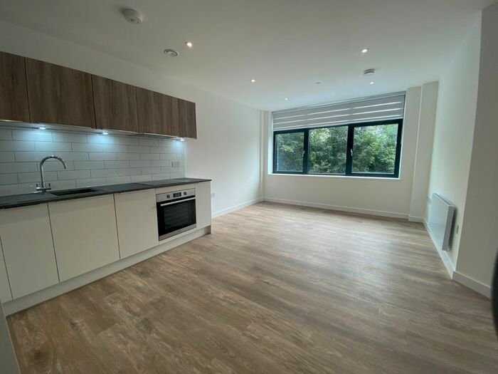1 Bedroom Flat To Rent In London Road, Staines-Upon-Thames, Surrey, TW18