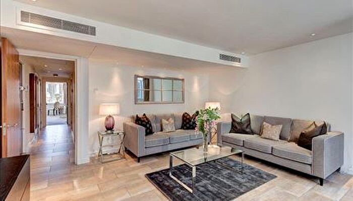 2 Bedroom Flat To Rent In Imperial House, Young Street, W8