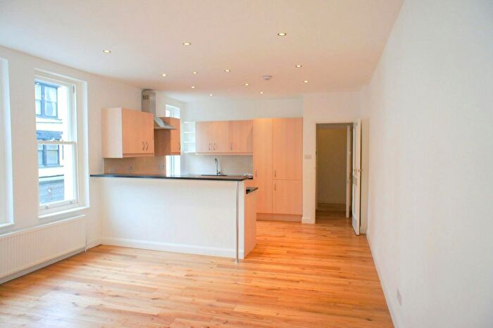 2 Bedroom Town House To Rent In A Wentworth Street, Spitalfields, London, E1