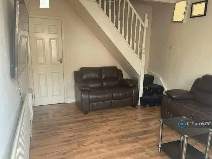 3 Bedroom Detached House To Rent In St Johns Road, Barking, IG11