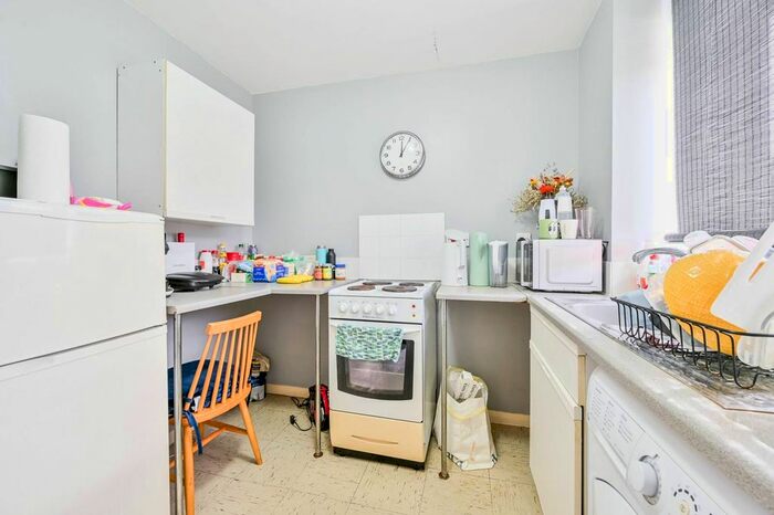 Studio To Rent In Ruston Road, Woolwich, London, SE18