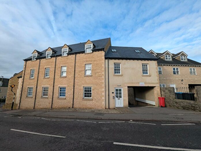 2 Bedroom Flat To Rent In Albion Street, Chipping Norton, OX7