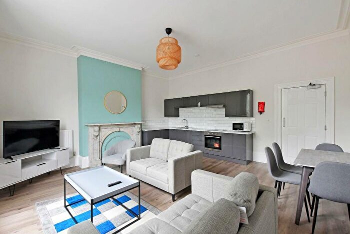 4 Bedroom Apartment To Rent In Fulwood Road, Sheffield, S10
