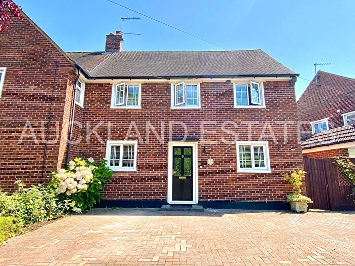 3 Bedroom Semi-Detached House For Sale In Frowyke Crescent, South Mimms, Potters Bar, EN6