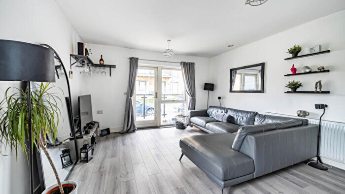 2 Bedroom Flat For Sale In Firwood Lane, Romford, RM3