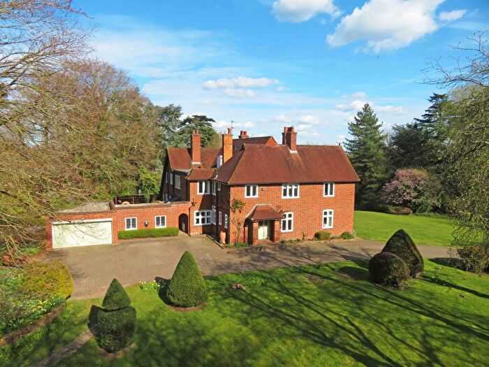 5 Bedroom Detached House For Sale In Winter Hill Road, Maidenhead, SL6