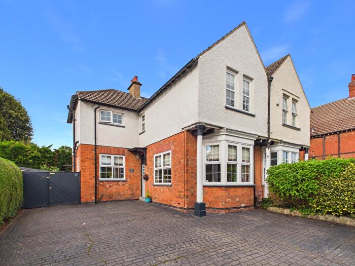 3 Bedroom Semi Detached House For Sale In Derby Road, Chellaston, DE73