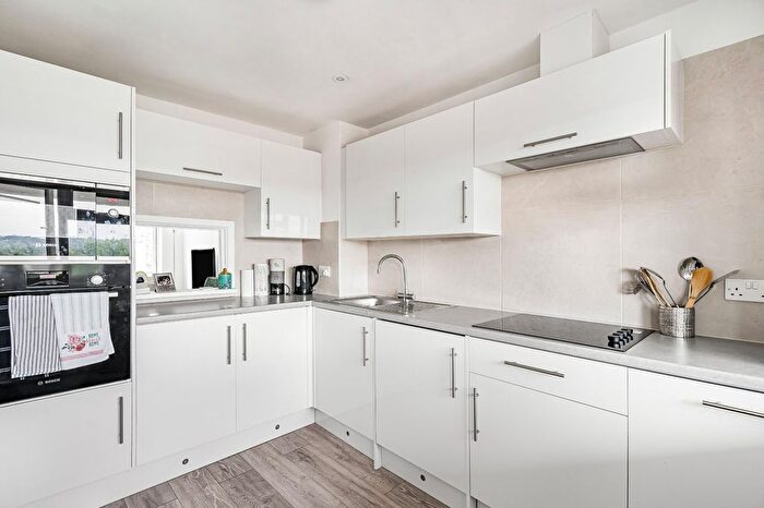 1 Bedroom Flat For Sale In Station Road, Cuffley, EN6
