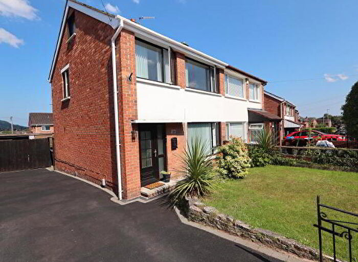 3 Bedroom Semi-Detached House For Sale In Braeside Park, Newtownabbey, BT36