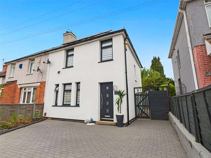 3 Bedroom Semi-Detached House For Sale In Lime Avenue, Worcester, Worcestershire, WR4