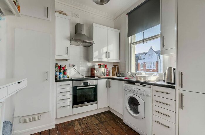 2 Bedroom Flat To Rent In Ritherdon Road, Balham, SW17
