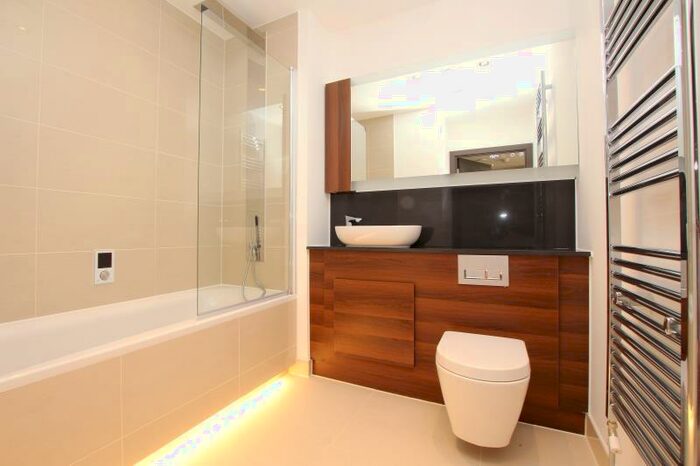 1 Bedroom Apartment To Rent In Avonside House, Fletton Quays, Peterborough, PE2