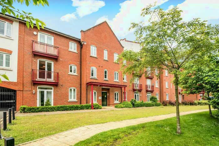 2 Bedroom Apartment To Rent In Coxhill Way, Aylesbury, HP21