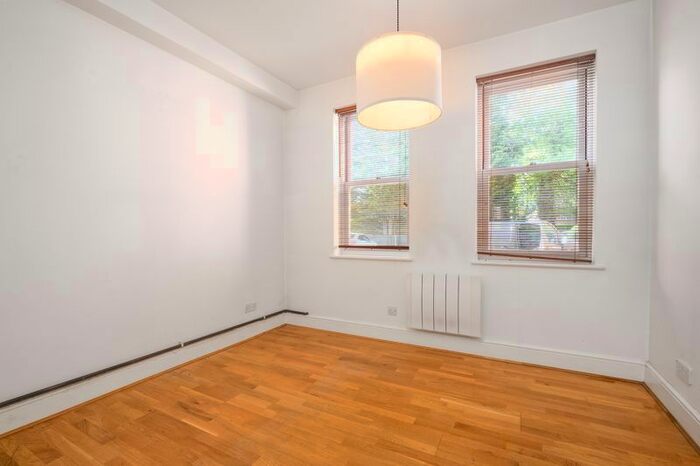 1 Bedroom Flat To Rent In Westcar Lane, Walton-On-Thames, KT12