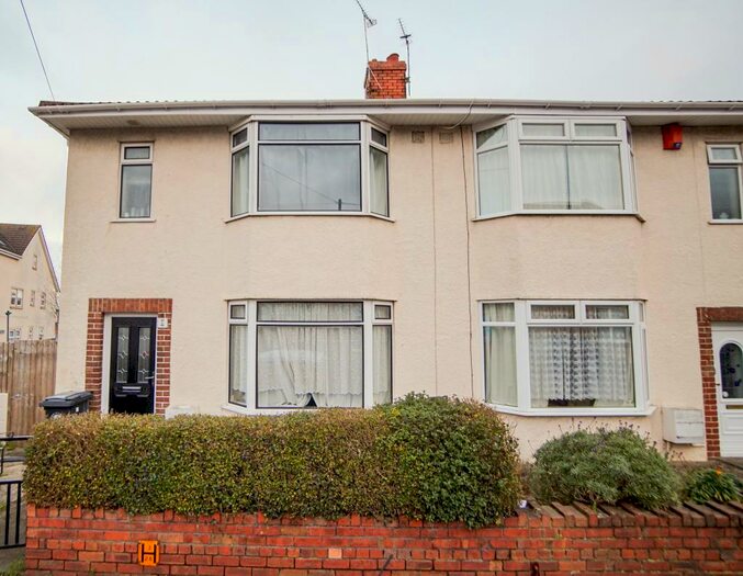 4 Bedroom Semi-Detached House To Rent In Lower Station Road, Fishponds, Bristol, BS16