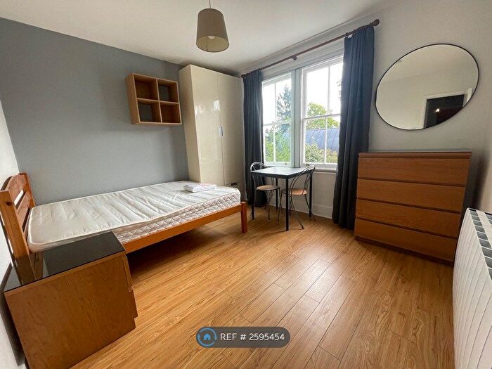 Studio To Rent In Raleigh Gardens, London, SW2