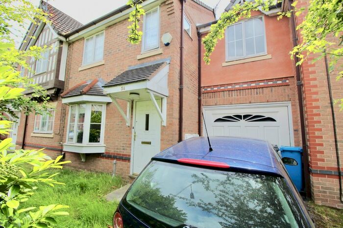 3 Bedroom Semi-detached House For Sale In Chervil Close, Manchester, M14
