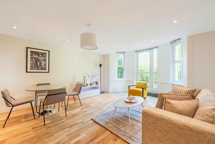 2 Bedroom Flat To Rent In Holland Road, London, W14