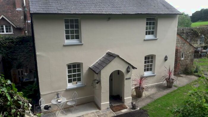 2 Bedroom Detached House To Rent In North Street, Petworth, West Sussex, GU28