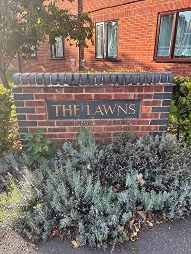 1 Bedroom Flat To Rent In Old Bath Road, Slough, SL3