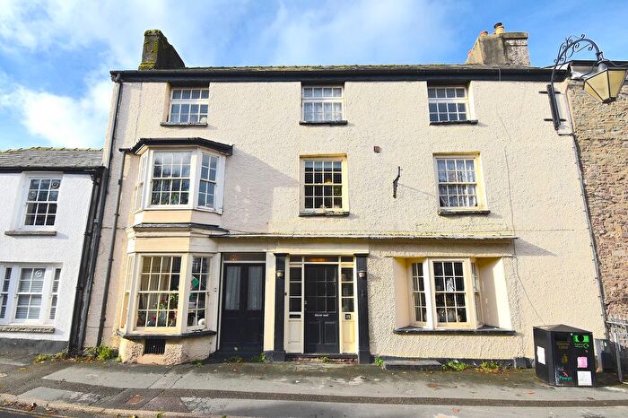 7 Bedroom Town House For Sale In High Street, Crickhowell, Powys., NP8