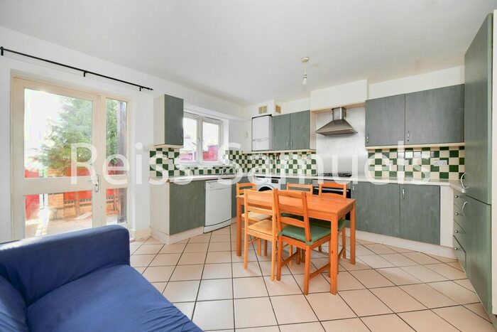 5 Bedroom Terraced House To Rent In Ferry Street, Isle Of Dogs, Docklands, London, E14