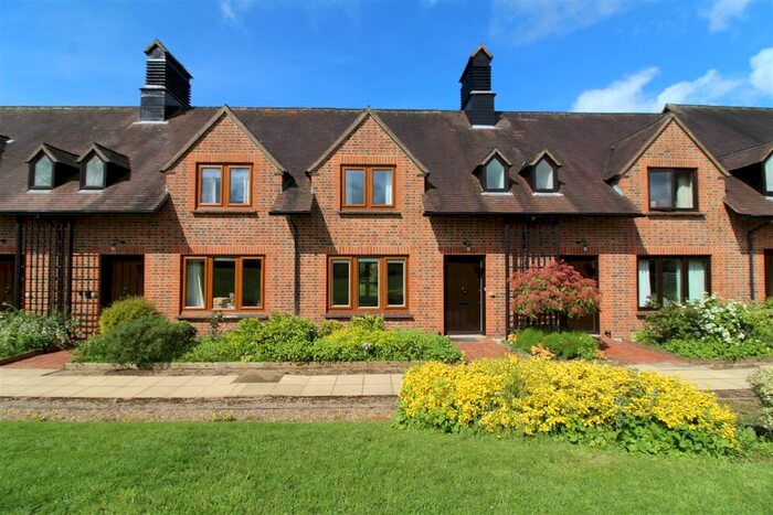 2 Bedroom Property To Rent In Lyefield Court, Emmer Green, Reading, RG4