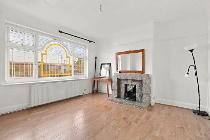 2 Bedroom Flat To Rent In Greystoke Park Terrace, Ealing, London, W5