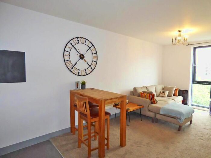 2 Bedroom Flat To Rent In Dean Road, Salford, M3