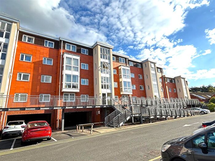 2 Bedroom Flat For Sale In The Waterfront, Selby, YO8