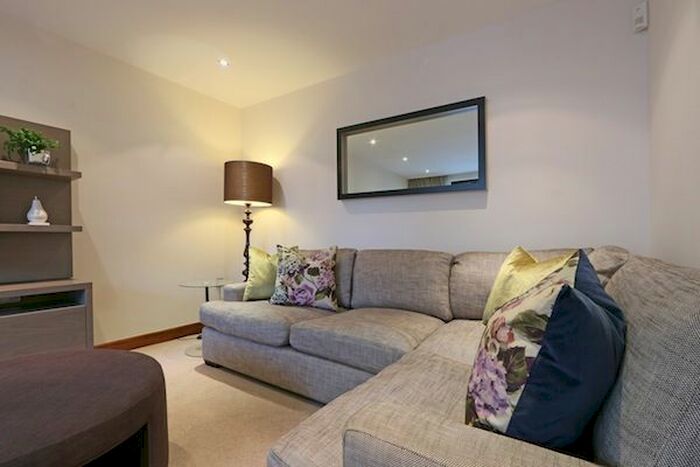 3 Bedroom Flat To Rent In Ennismore Gardens, London SW7