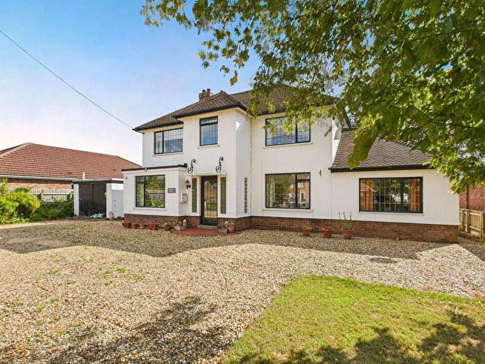 4 Bedroom Detached House For Sale In Lowside, Outwell, Wisbech, PE14