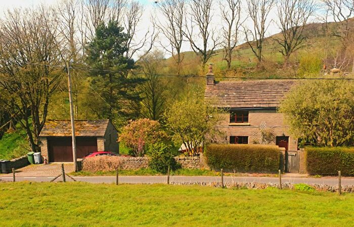 3 Bedroom Semi-Detached House For Sale In Gin Clough, Macclesfield, SK10