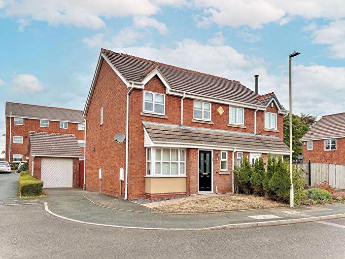 3 Bedroom Semi-Detached House For Sale In Stonepine Place, Upper Gornal, DY3