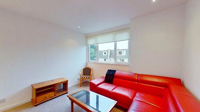 2 Bedroom Flat To Rent In Richmond Terrace, Rosemount, Aberdeen, AB25