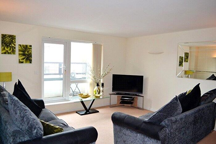 2 Bedroom Flat To Rent In Stockport Road, Grove Village, Manchester, Greater Manchester, M13