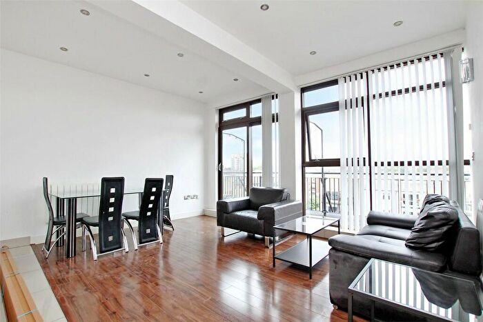 1 Bedroom Apartment To Rent In Copperfield Road, Mile End, London, E3