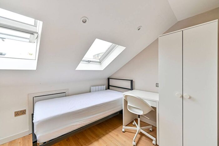 Studio To Rent In Clarence Villas, Kingston, Kingston Upon Thames, KT1